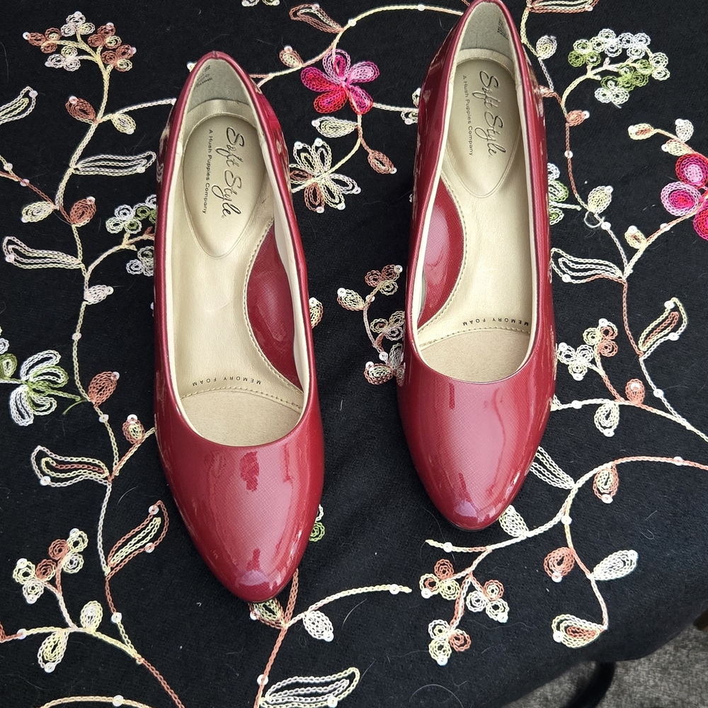 Soft Style Red Patent Heels Size 5.5